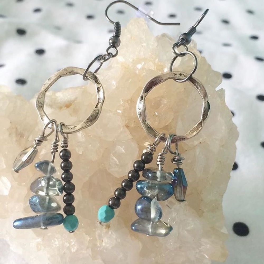 Cute dangle earrings - Picture 2 of 2